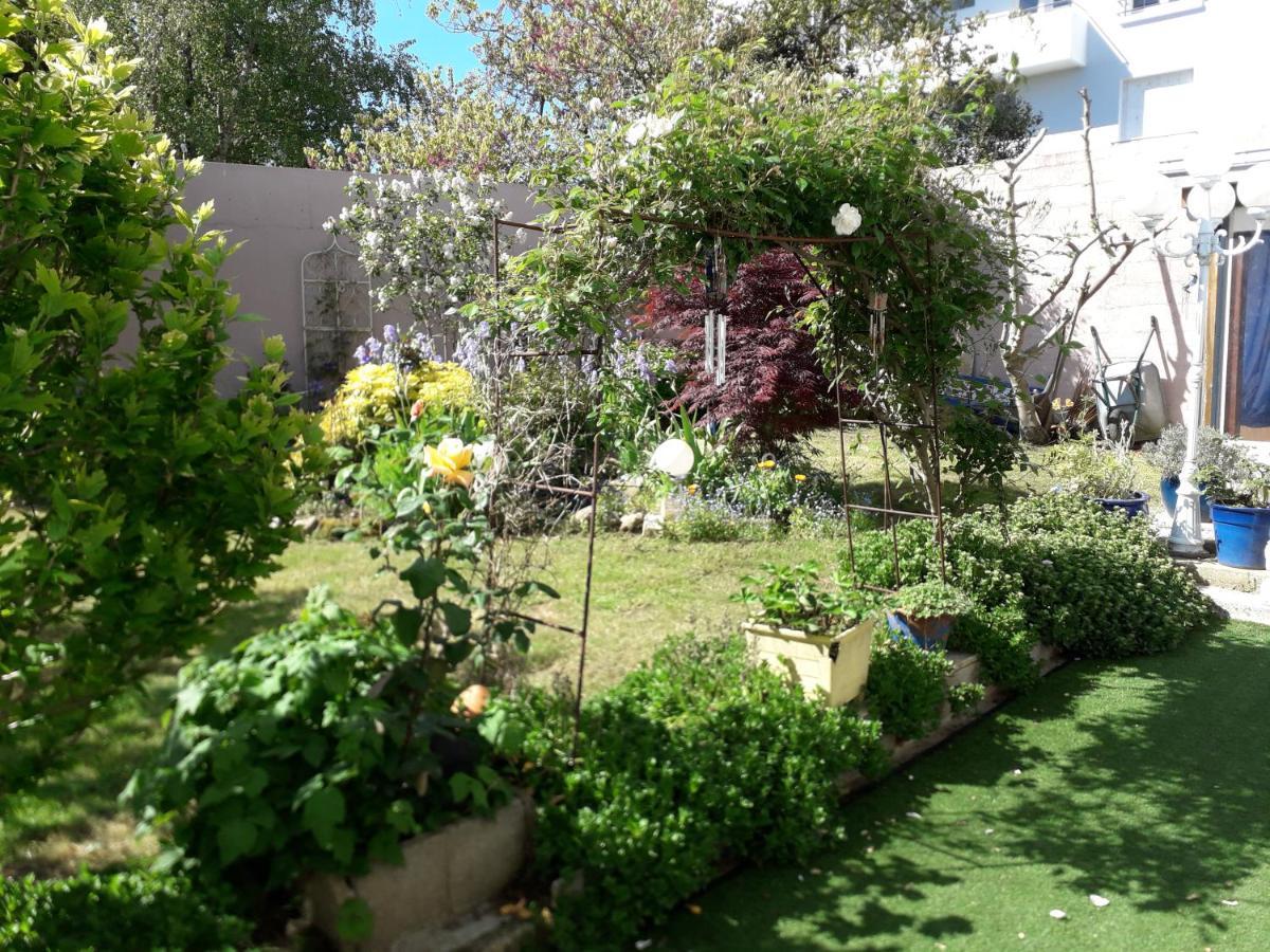 Bed and Breakfast Le Jardin Fleuri Saint-Nazaire  Exterior foto