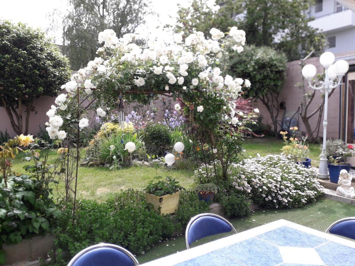 Bed and Breakfast Le Jardin Fleuri Saint-Nazaire  Exterior foto